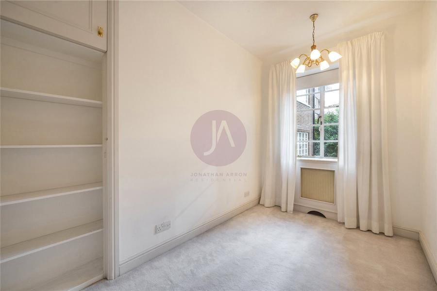 2 bedroom Flat to rent in Stockleigh Hall-view6