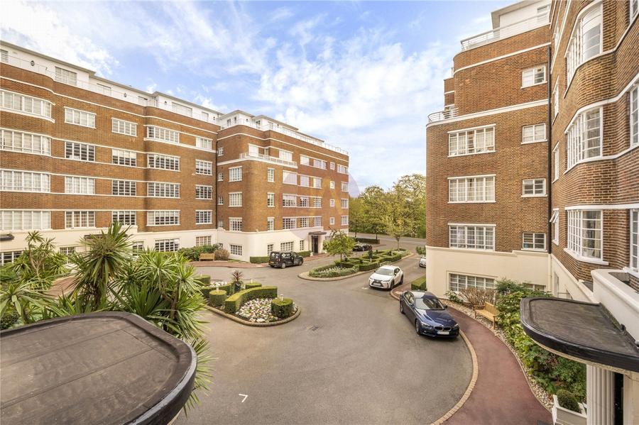 2 bedroom Flat to rent in Stockleigh Hall-view7