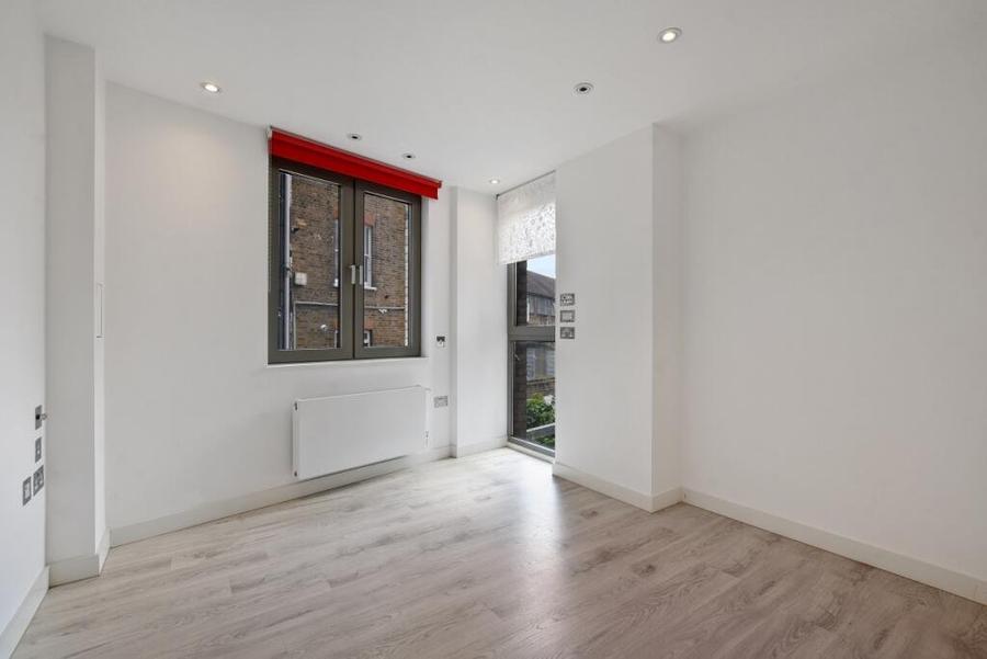 2 bedroom Flat to rent in Mill Lane-view7