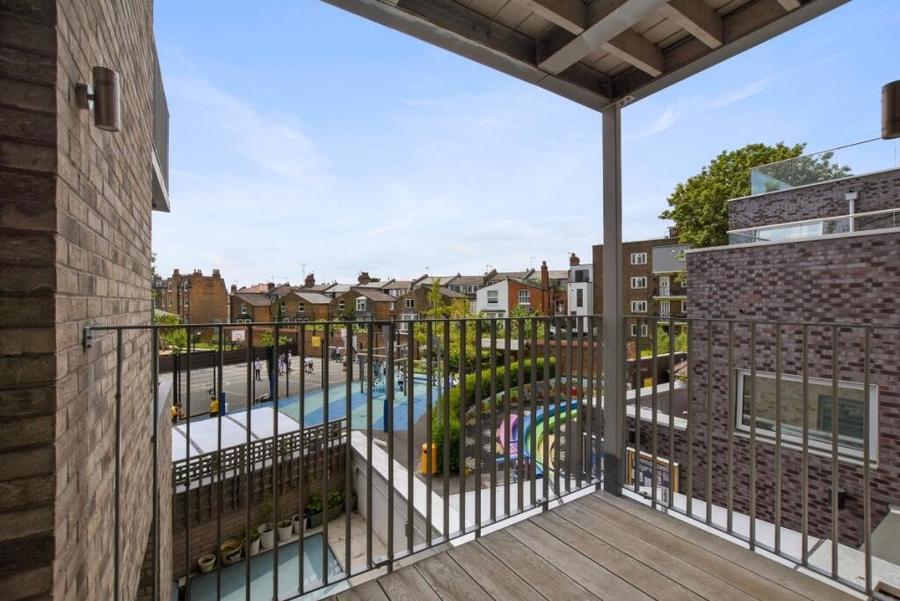 2 bedroom Flat to rent in Mill Lane-view11