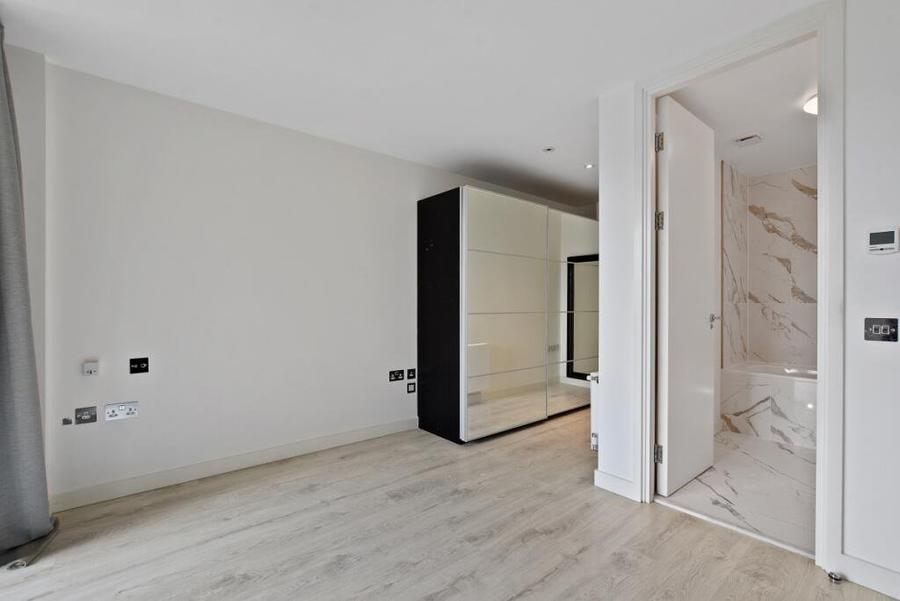 2 bedroom Flat to rent in Mill Lane-view2