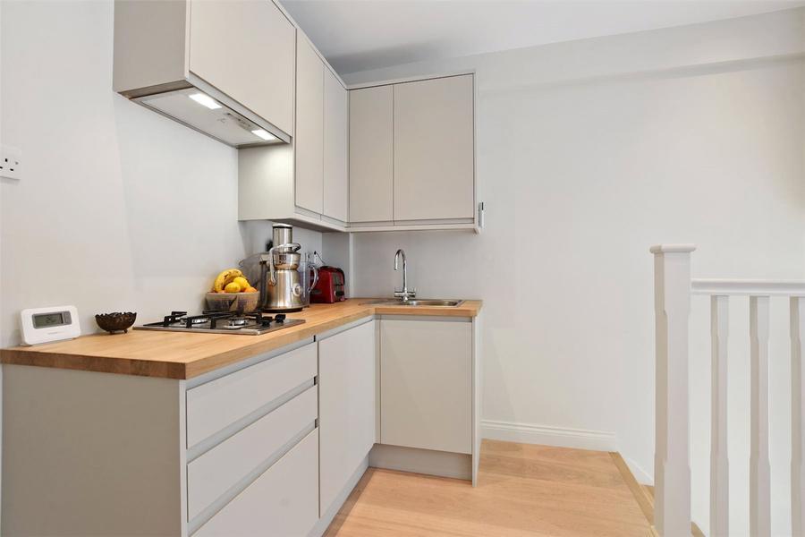1 bedroom Flat to rent in Cedric Chambers-view4