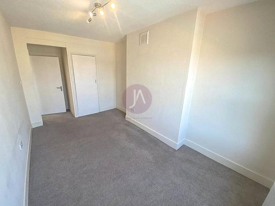 2 bedroom Flat to rent in Hornsey Road-view7