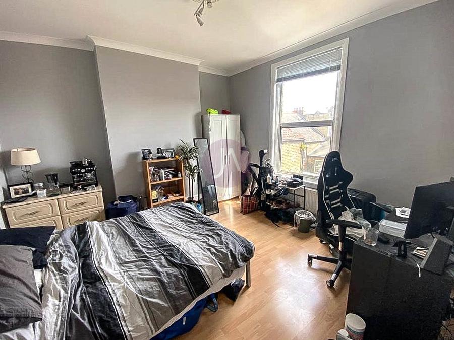 4 bedroom Flat, Maisonette to rent in Mill Lane-view6