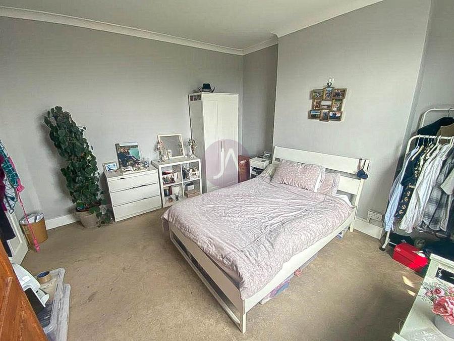4 bedroom Flat, Maisonette to rent in Mill Lane-view9