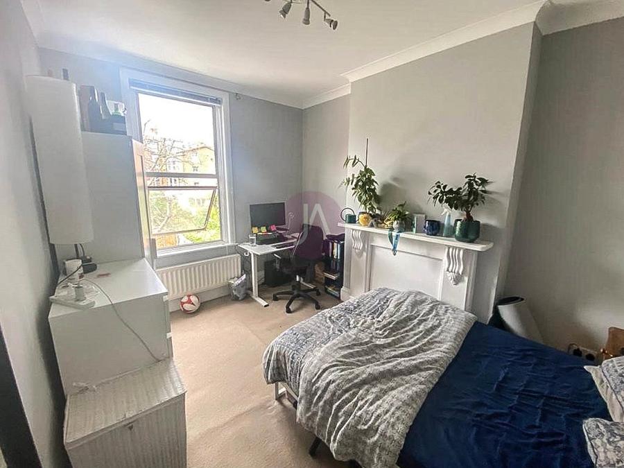 4 bedroom Flat, Maisonette to rent in Mill Lane-view11