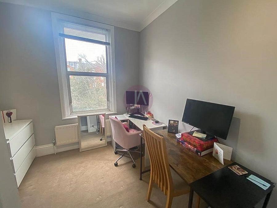 4 bedroom Flat, Maisonette to rent in Mill Lane-view13