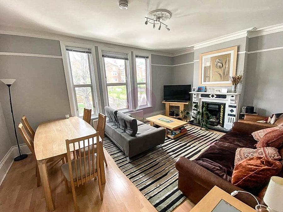 4 bedroom Flat, Maisonette to rent in Mill Lane-view1