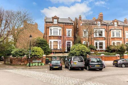 3 bedroom Flat to rent in Cromwell Place-List1366