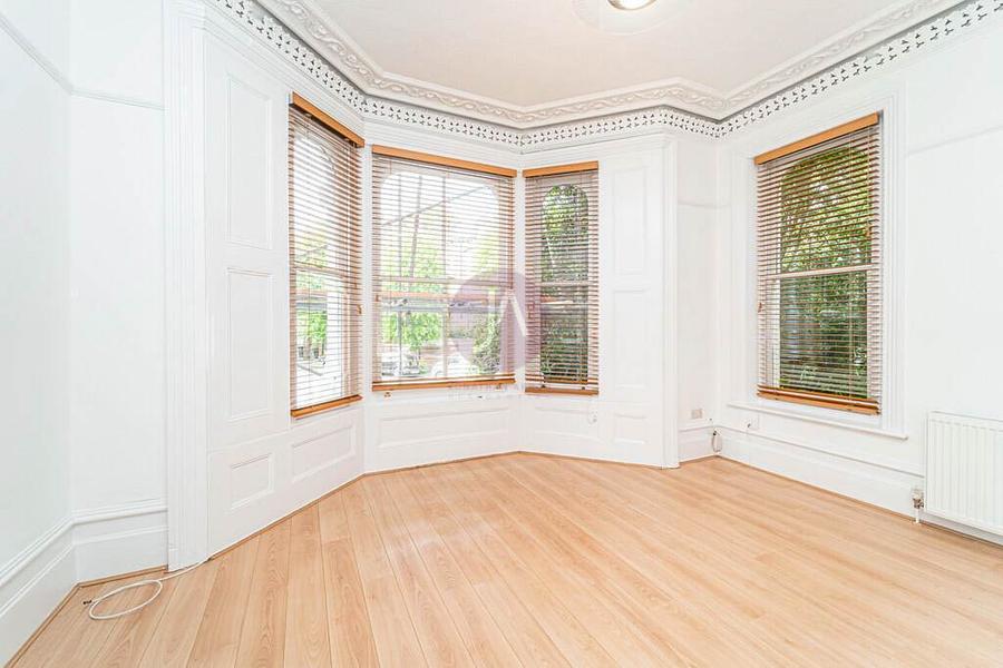 3 bedroom Flat to rent in Cromwell Place-view2