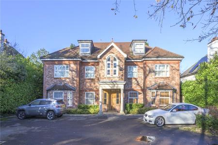 2 bedroom Flat to rent in Ducks Hill Road-List1349