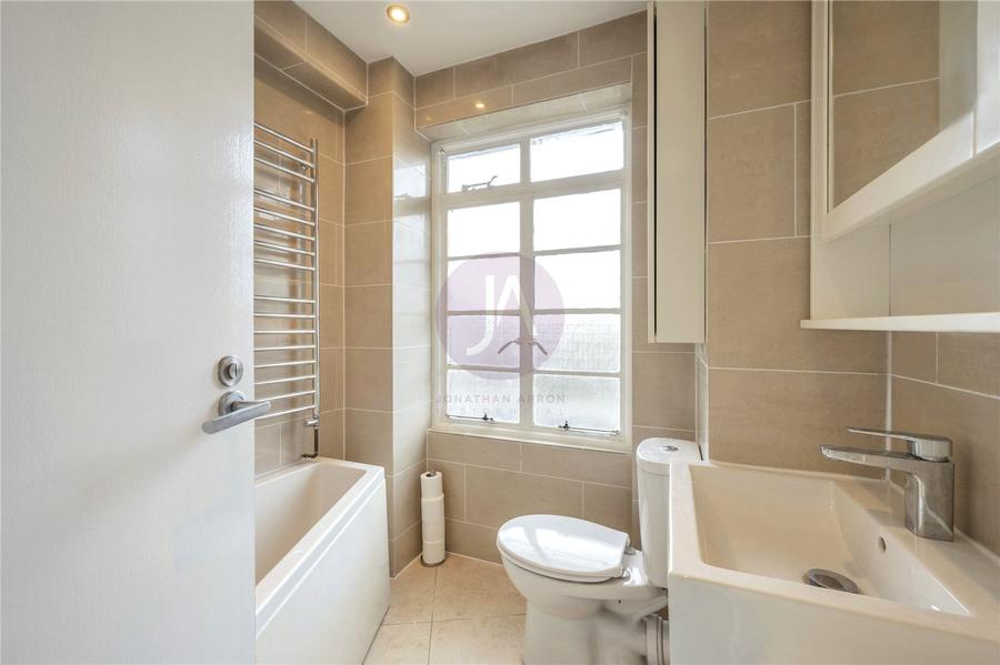 1 bedroom Flat to rent in Rossmore Court-view11
