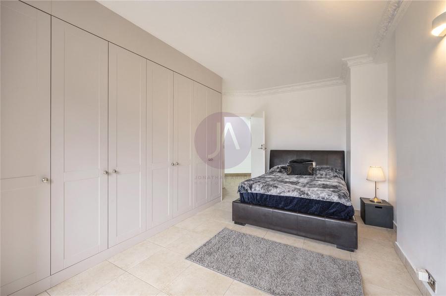 1 bedroom Flat to rent in Rossmore Court-view7