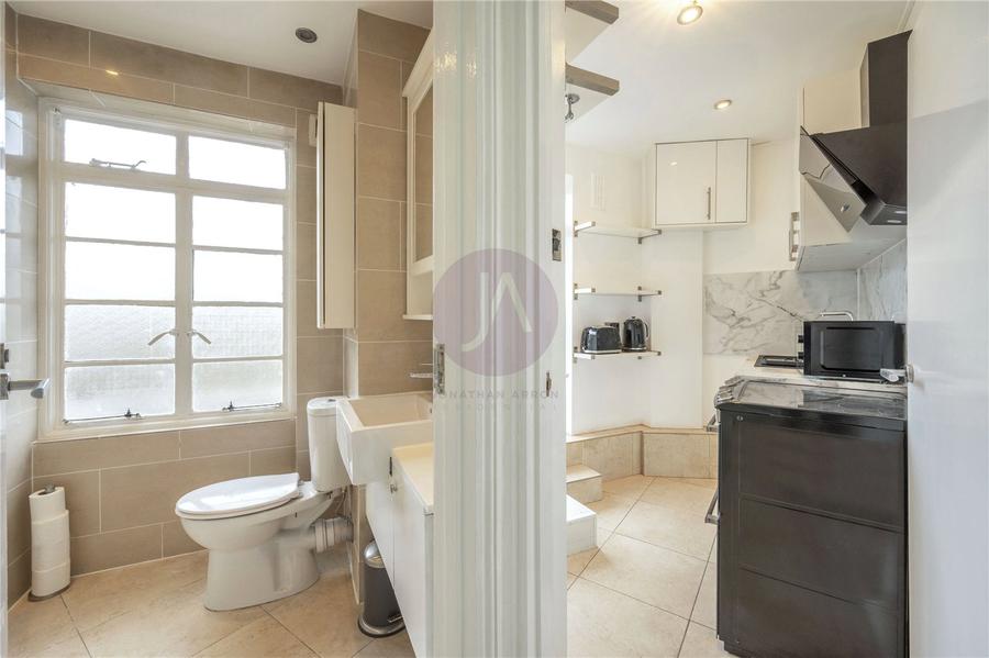 1 bedroom Flat to rent in Rossmore Court-view10