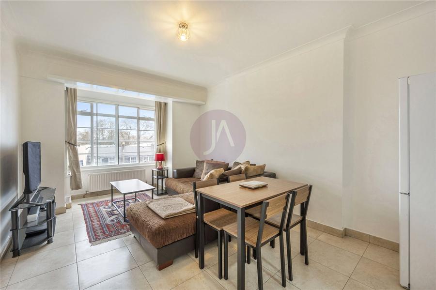 1 bedroom Flat to rent in Rossmore Court-view2