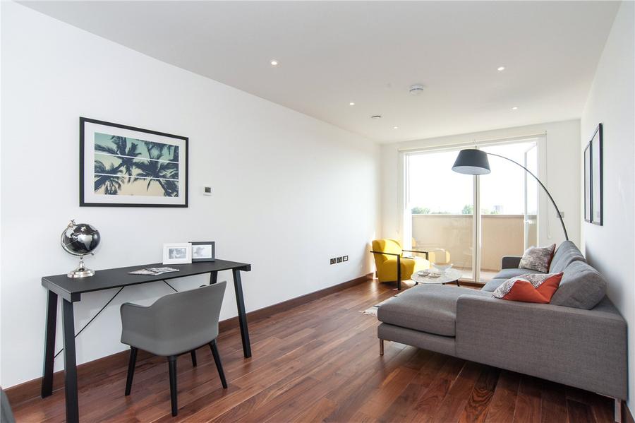 3 bedroom Flat to rent in Beaufort Court-view5