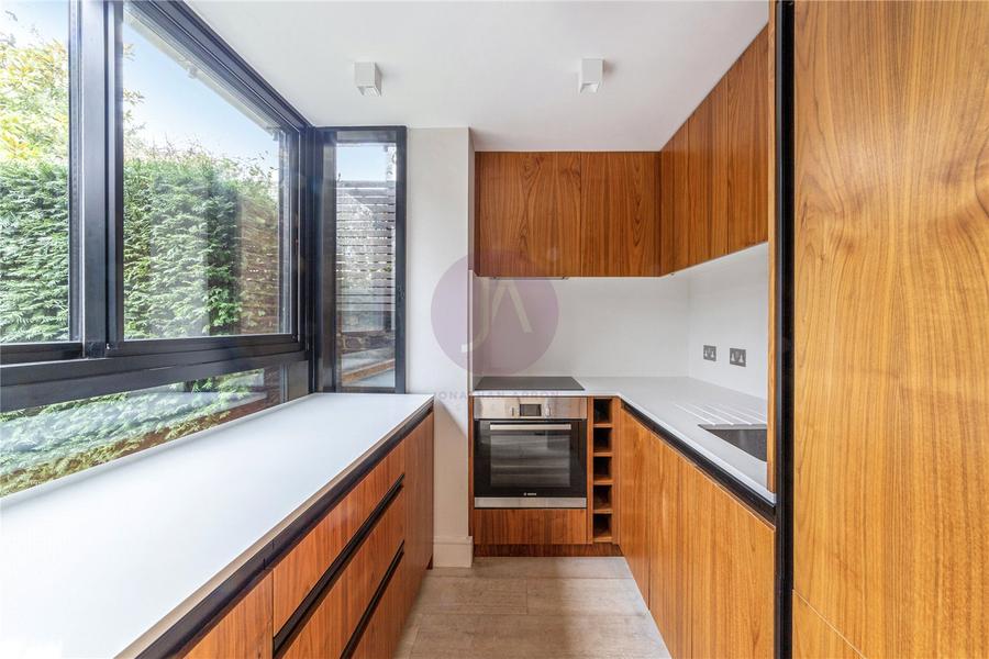 2 bedroom House to rent in Abercorn Close-view13