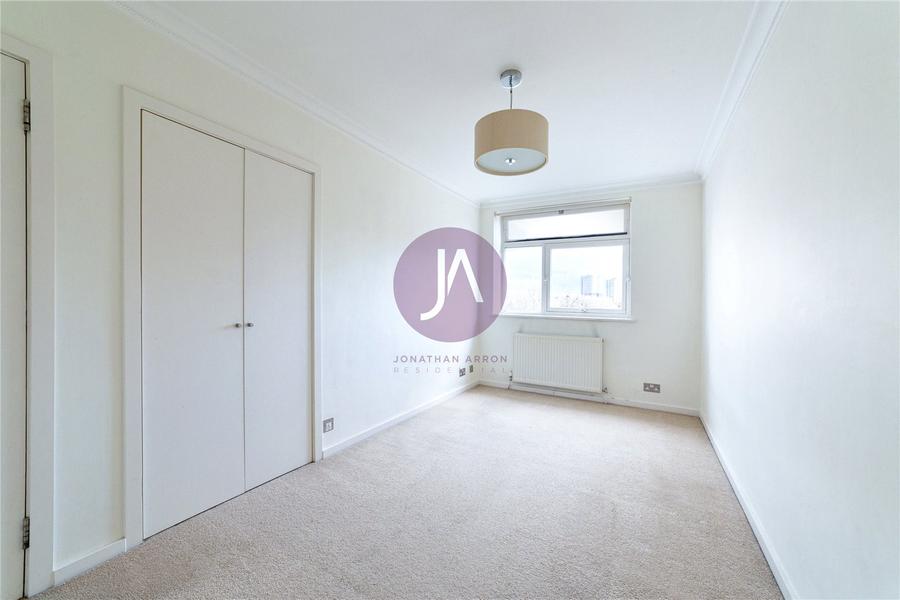 3 bedroom Flat to rent in Walsingham-view14