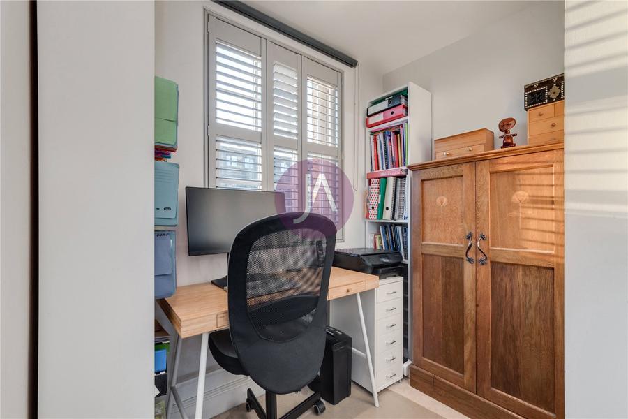 3 bedroom House to rent in Highgate Road-view12