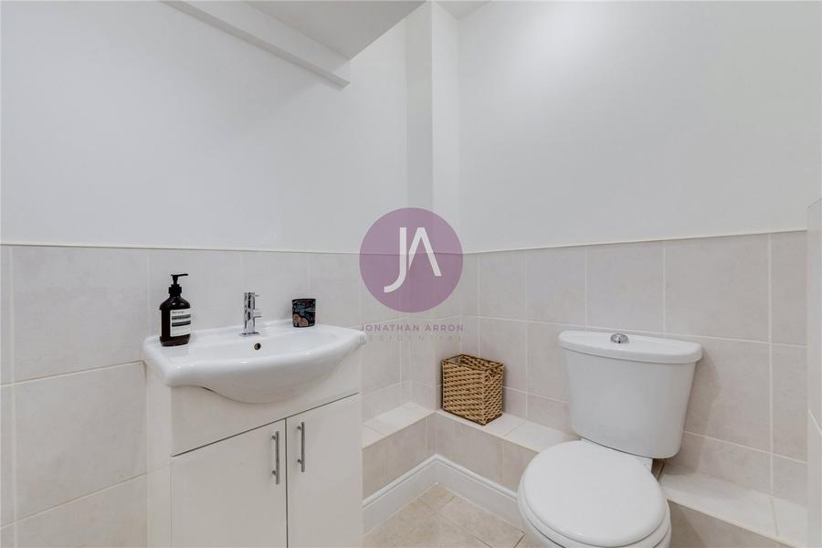 3 bedroom House to rent in Highgate Road-view13