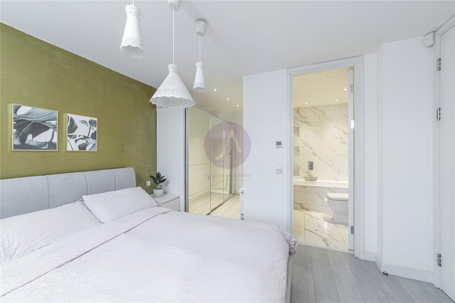 2 bedroom Flat to rent in Mill Lane-view10
