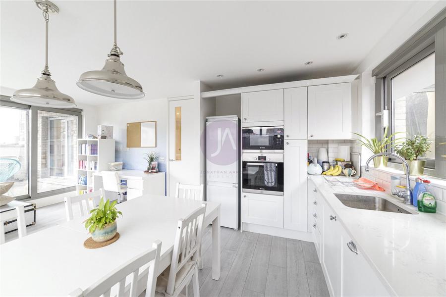 2 bedroom Flat to rent in Mill Lane-view5