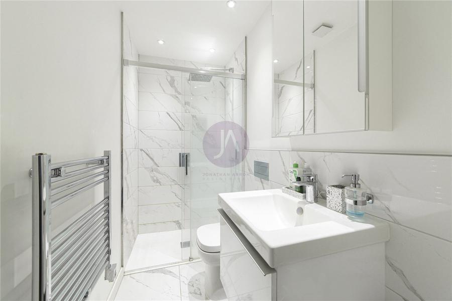 2 bedroom Flat to rent in Mill Lane-view9
