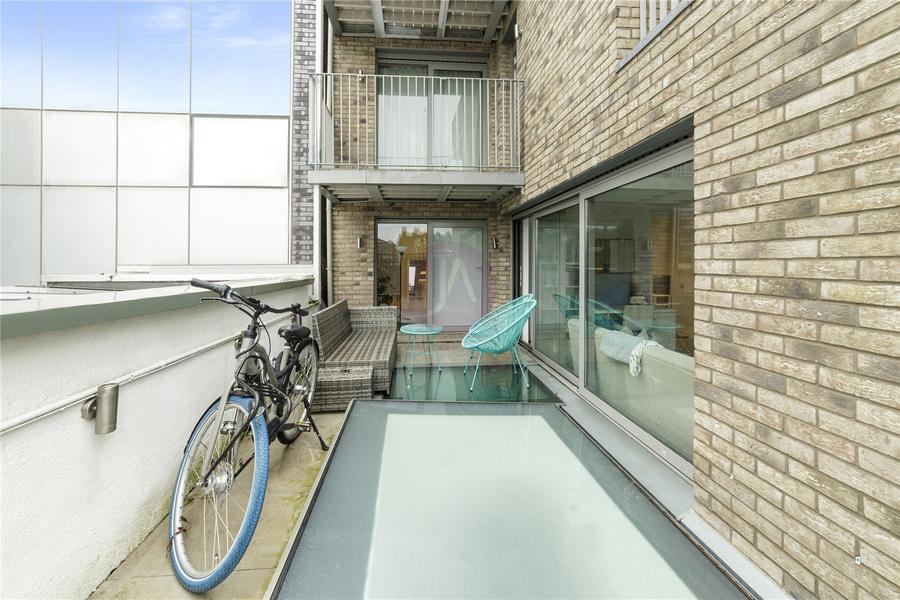 2 bedroom Flat to rent in Mill Lane-view13