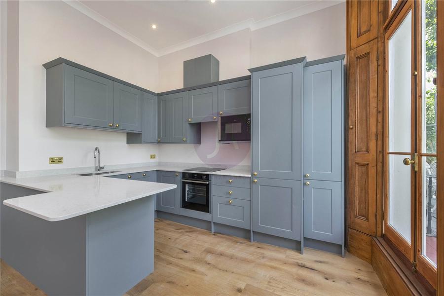 1 bedroom Flat to rent in Clarendon Gardens-view5