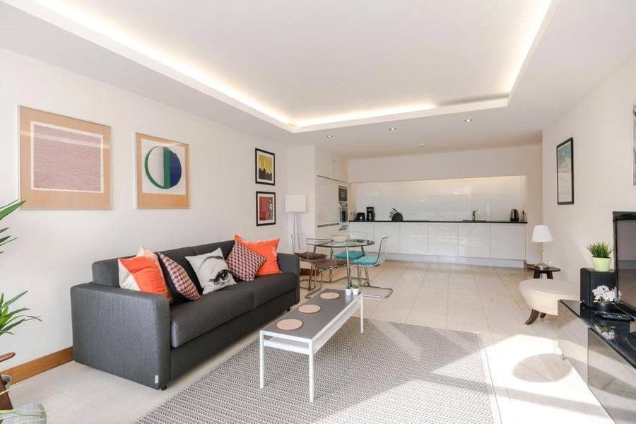 2 bedroom Flat to rent in Bell Street-view2