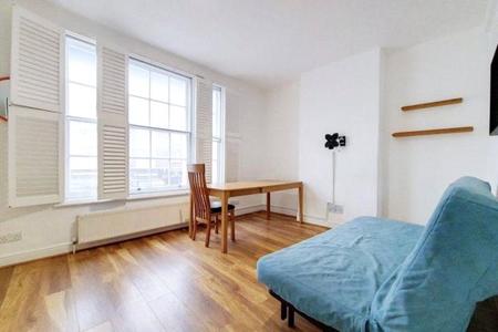 3 bedroom Maisonette to rent in Finchley Road-List873