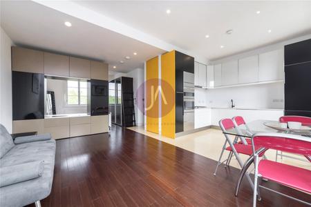 1 bedroom Flat to rent in Sutherland Avenue-List748