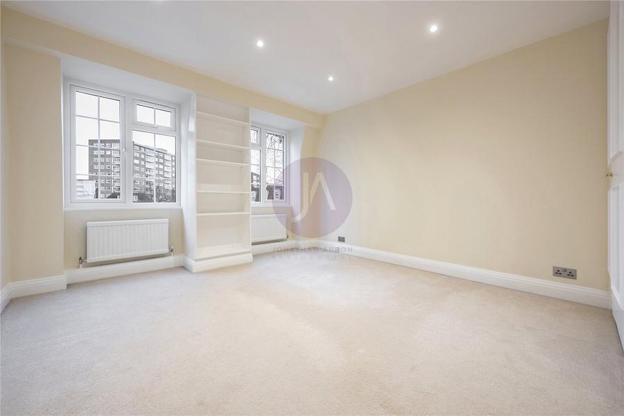 4 bedroom House to rent in The Marlowes-view9