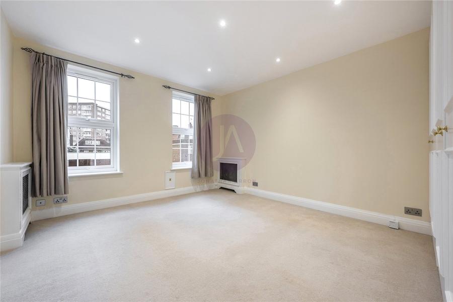 4 bedroom House to rent in The Marlowes-view11