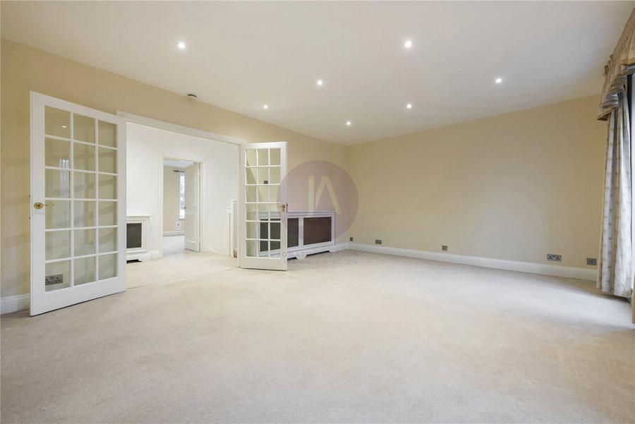 4 bedroom House to rent in The Marlowes-view5