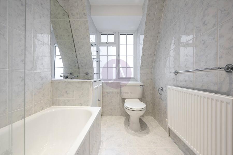 4 bedroom House to rent in The Marlowes-view10