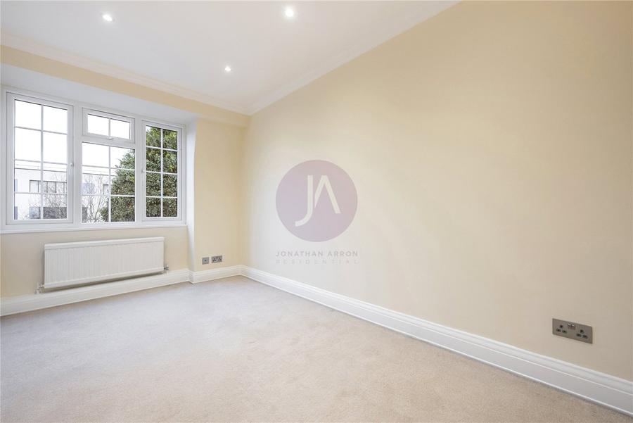 4 bedroom House to rent in The Marlowes-view14