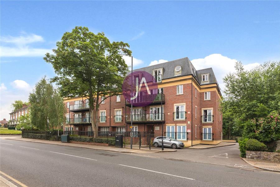2 bedroom Flat to rent in Gray Court-view2
