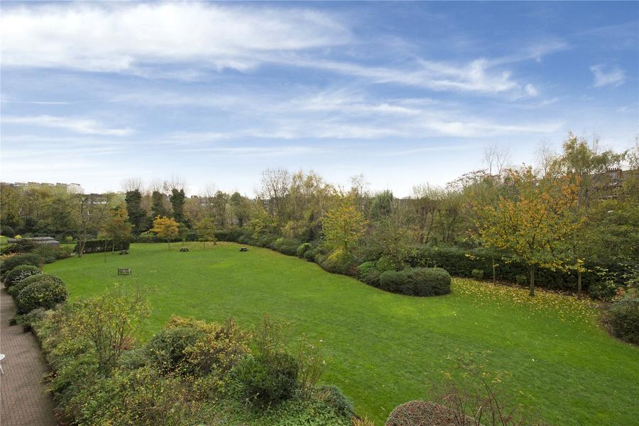 2 bedroom Flat to rent in Lauderdale Mansions-view6