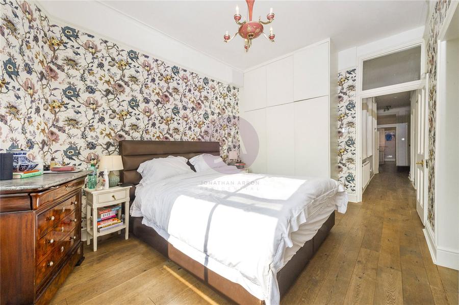 2 bedroom Flat to rent in Lauderdale Mansions-view7