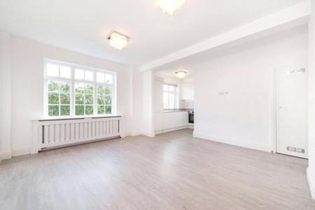 1 bedroom Flat to rent in Florence Court-List562