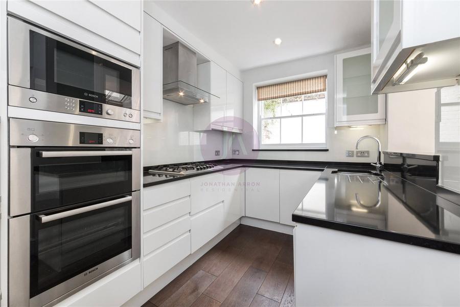 3 bedroom Flat, Maisonette to rent in Clarendon Gardens-view9