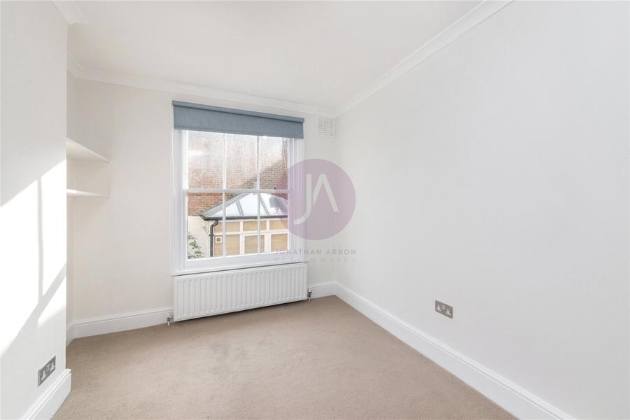 3 bedroom Flat, Maisonette to rent in Clarendon Gardens-view12