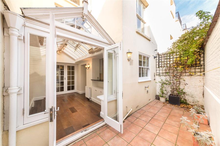 3 bedroom Flat, Maisonette to rent in Clarendon Gardens-view6