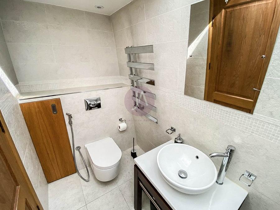 3 bedroom Flat to rent in Strutton Ground-view15