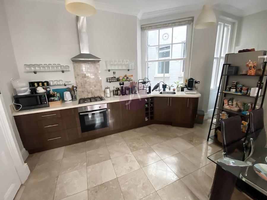 1 bedroom Flat to rent in Westminster Palace Gardens-view3