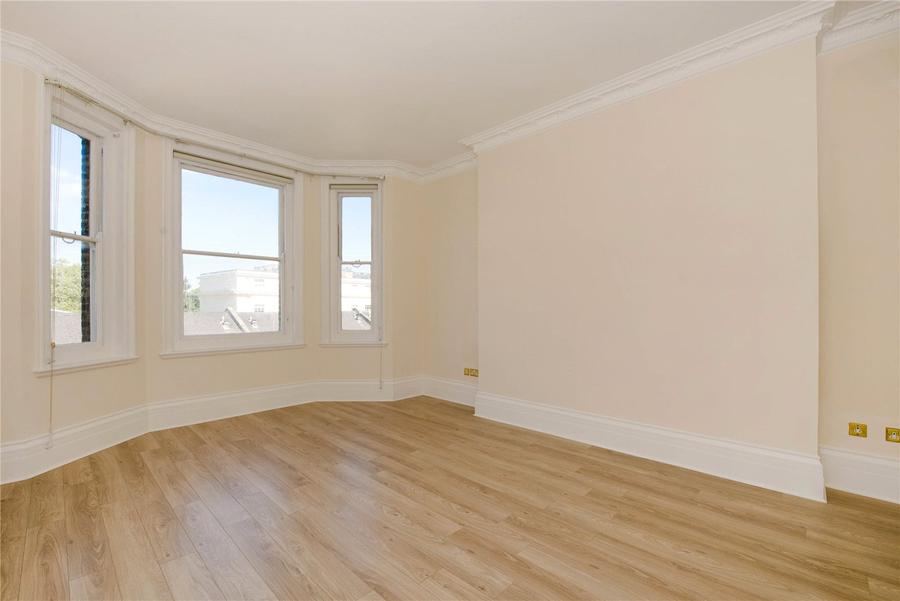 4 bedroom Flat to rent in Harley House-view6