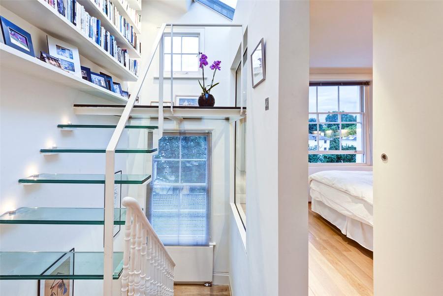 2 bedroom Maisonette to rent in Clarendon Gardens-view9
