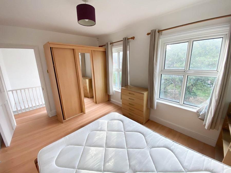 2 bedroom Flat to rent in Gokul Court-view5