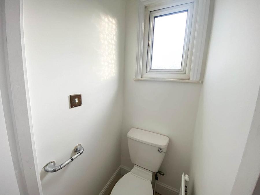 2 bedroom Flat to rent in Gokul Court-view9